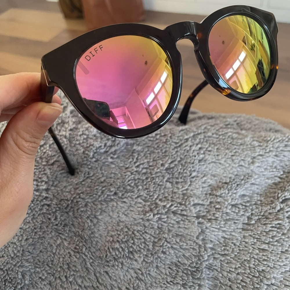Diff mirrored tortoise sunglasses